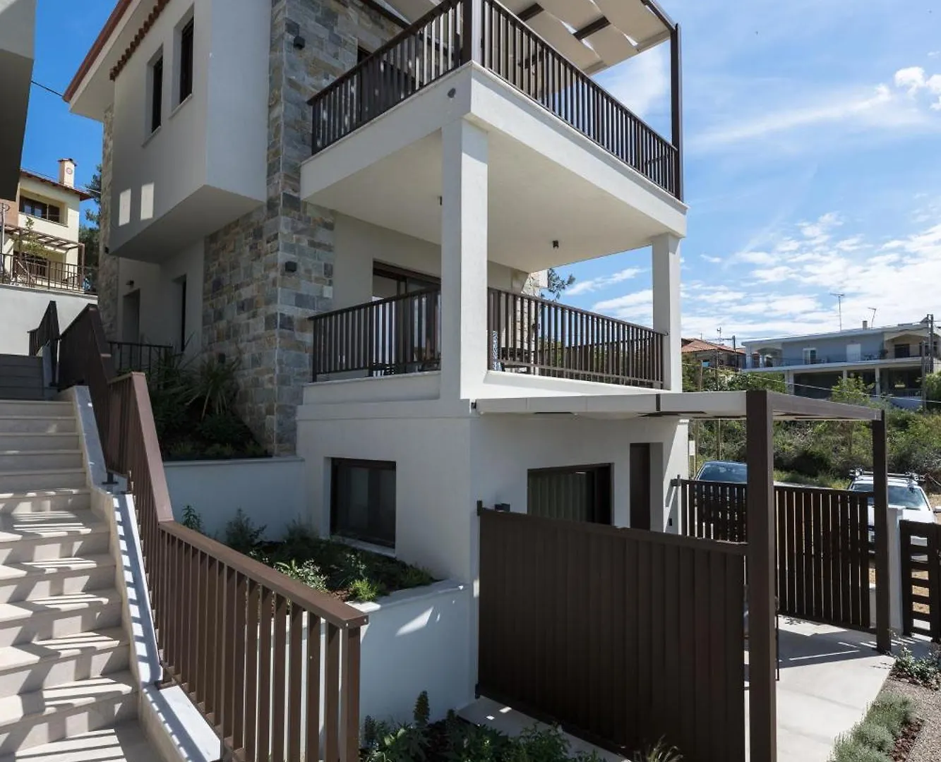 Blue Whisper Luxury Living Suites Nea Roda