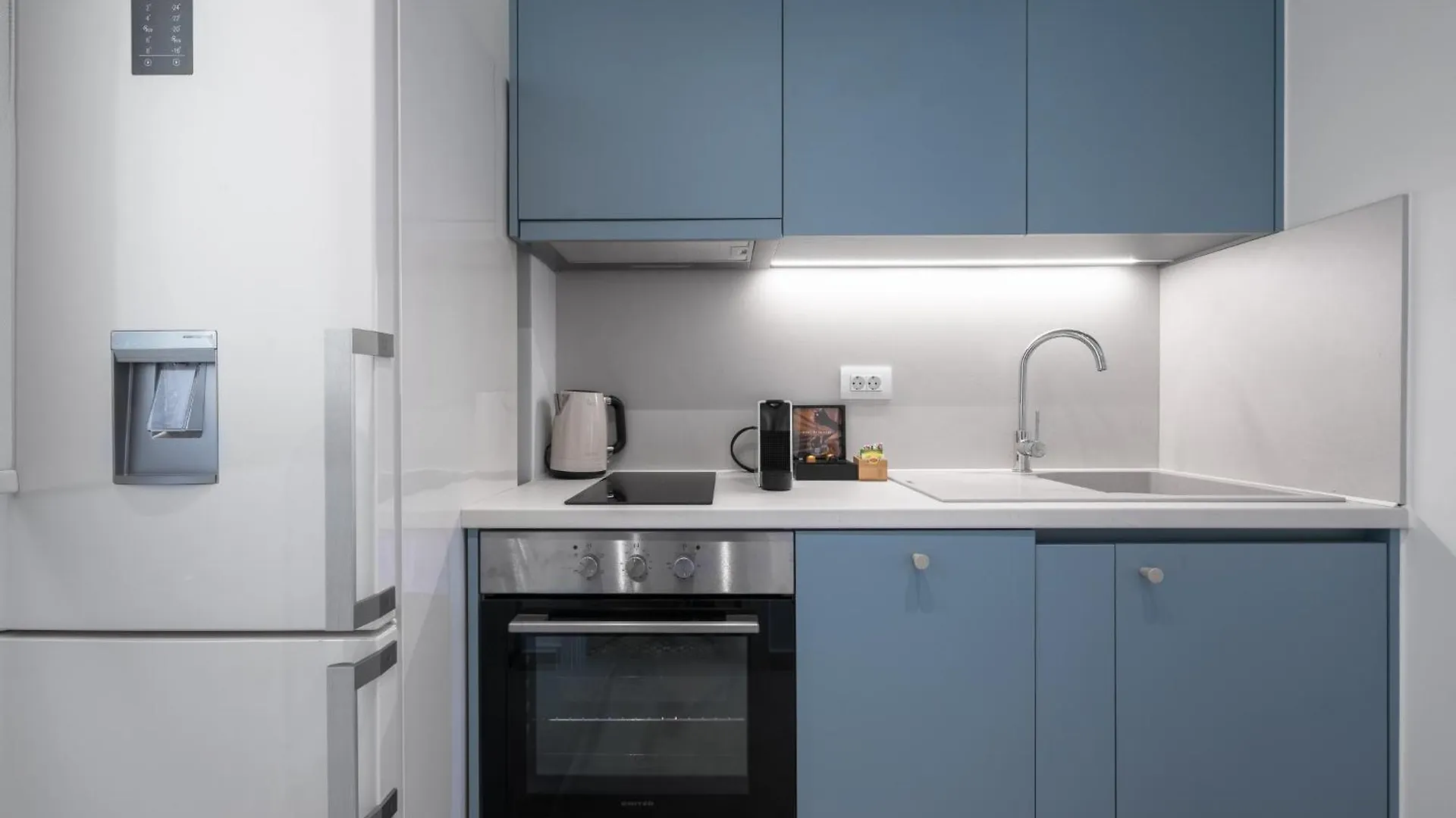 Hotel de apartamente Blue Whisper Luxury Living Suites Nea Roda