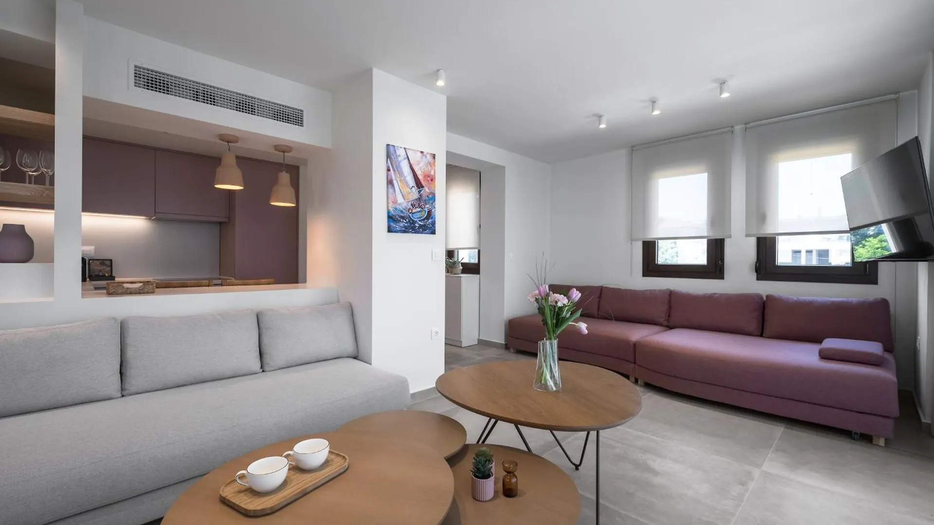 Blue Whisper Luxury Living Suites Nea Roda Hotel de apartamente