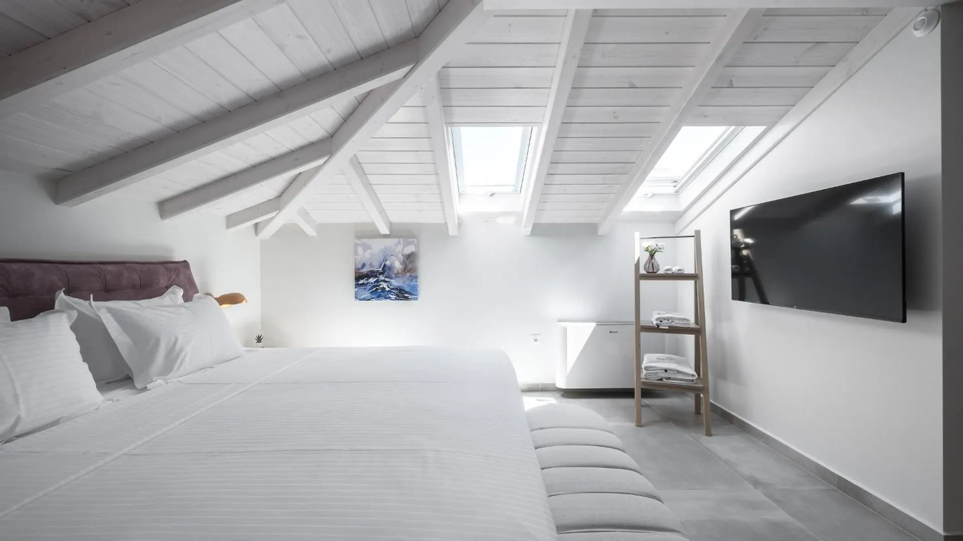 Blue Whisper Luxury Living Suites Nea Roda Greece