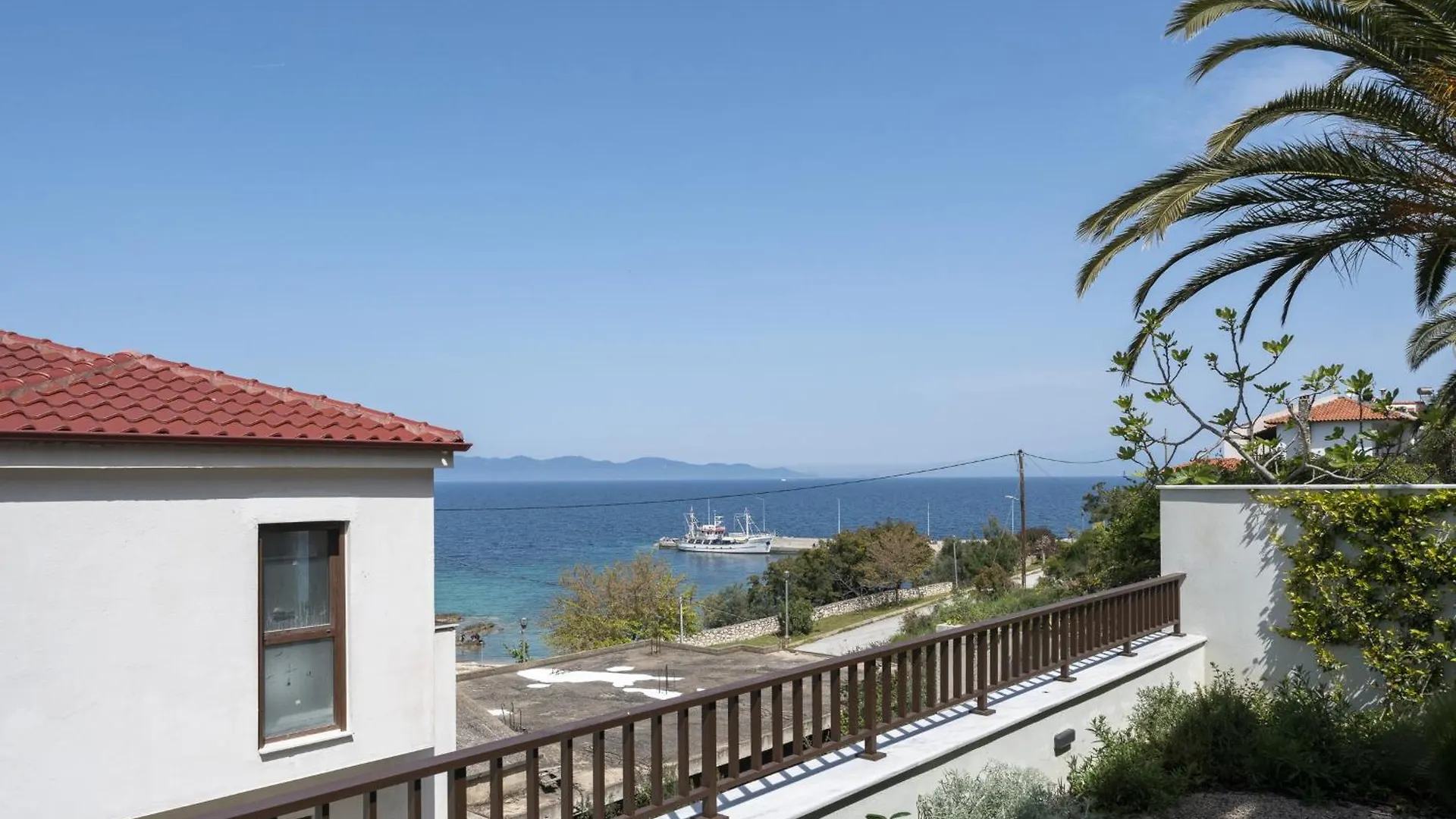 Aparthotel Blue Whisper Luxury Living Suites Nea Roda