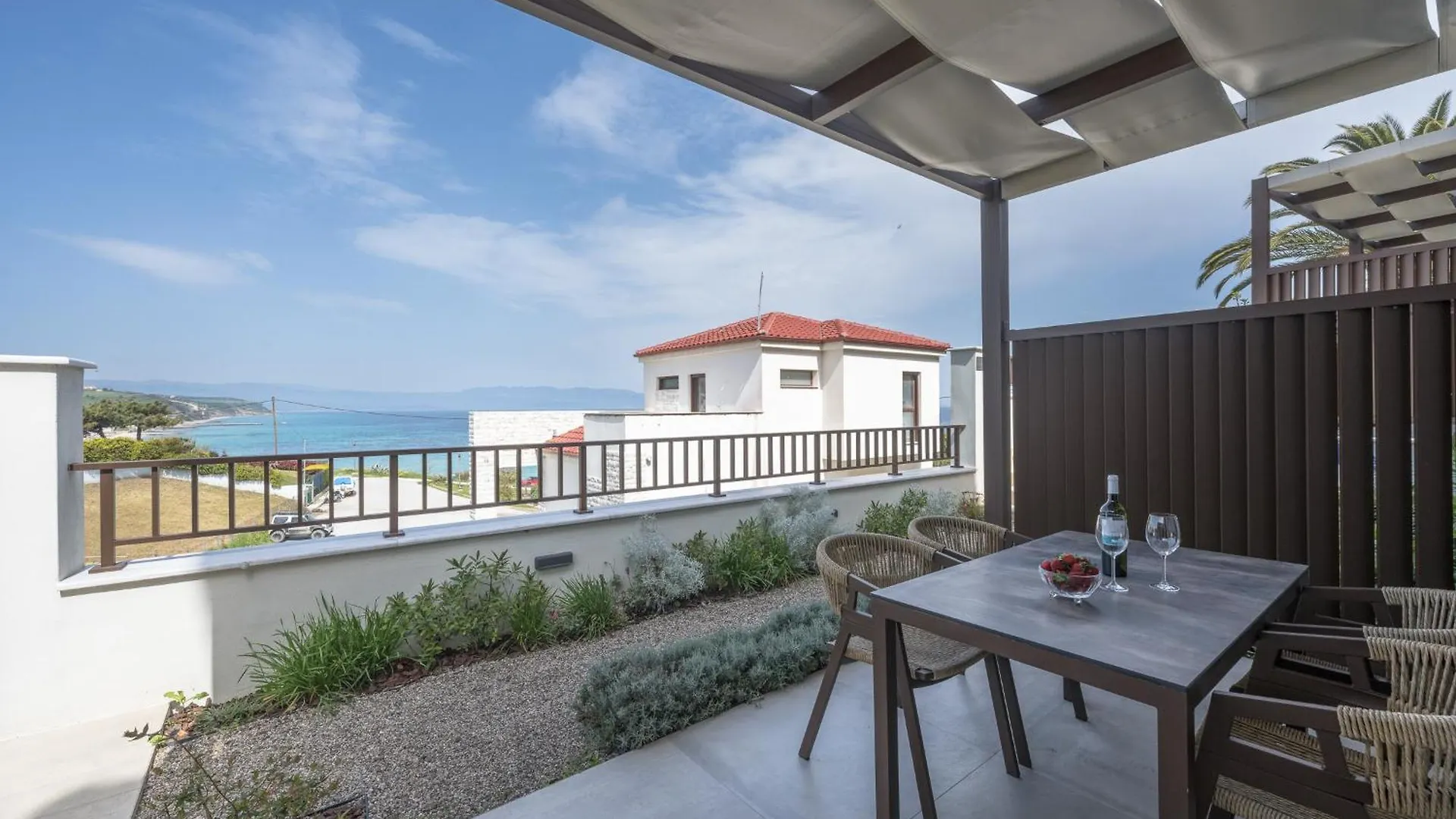 Blue Whisper Luxury Living Suites Nea Roda 0*,  Greece